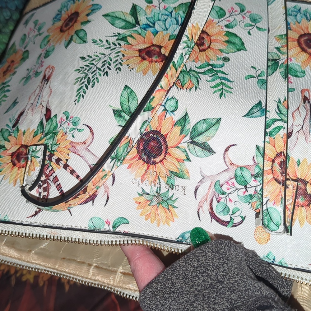 Well Used Kate Spade 🌻 Tote - Picture 15 of 17